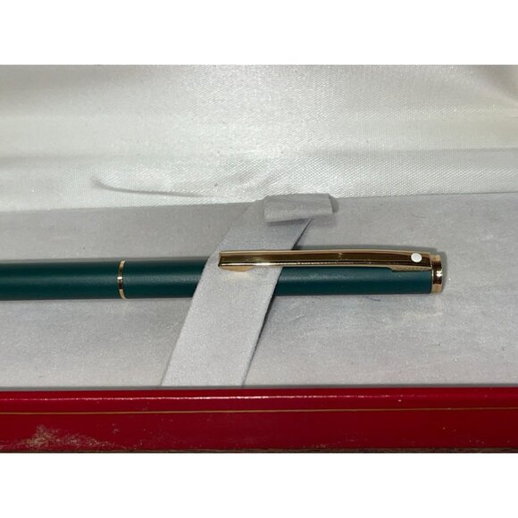 Vintage Sheaffer Green Pen in Red Box - Picture 3 of 6